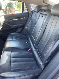 بی ئێم دەبڵیو X6